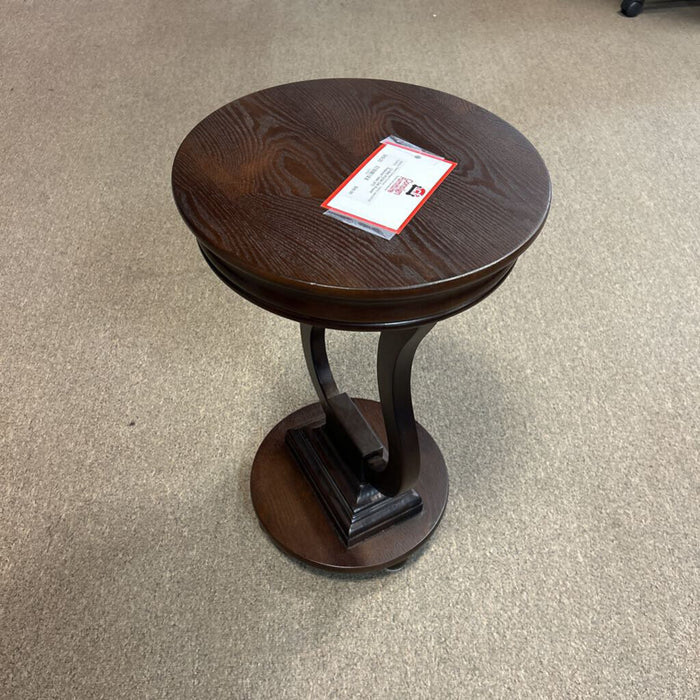 DW Round Pedestal Table (AT)