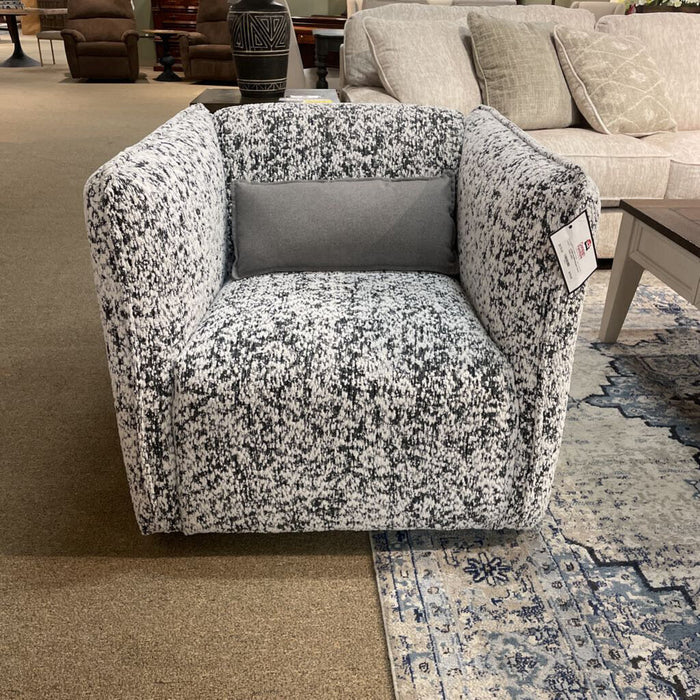 Finnegan Swivel Chair (CKK)