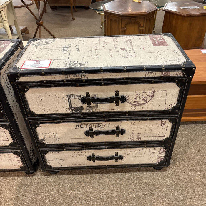 3-Drawer B/W Luggage Nightstand(BAH)