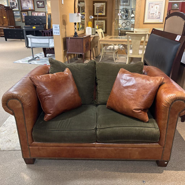 Brown NH Leather Loveseat(KHK)