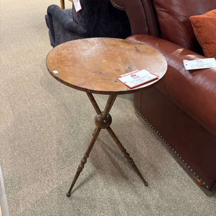Small Round End Table(LS)