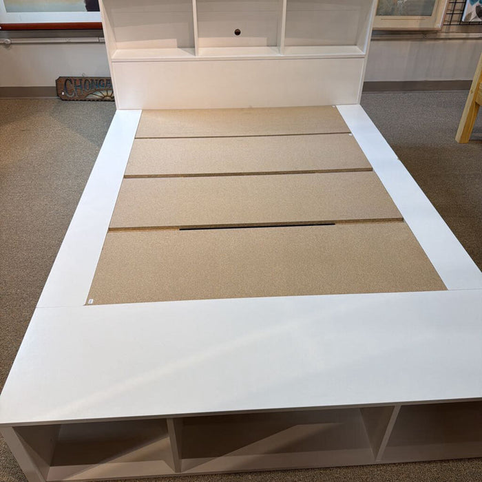 White Twin Storage Bedframe(BAH)