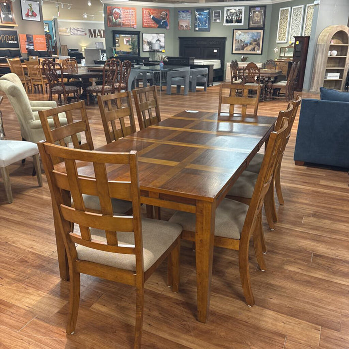 Wood Ashley DR Table w/ 8CH+1LF(SAK)