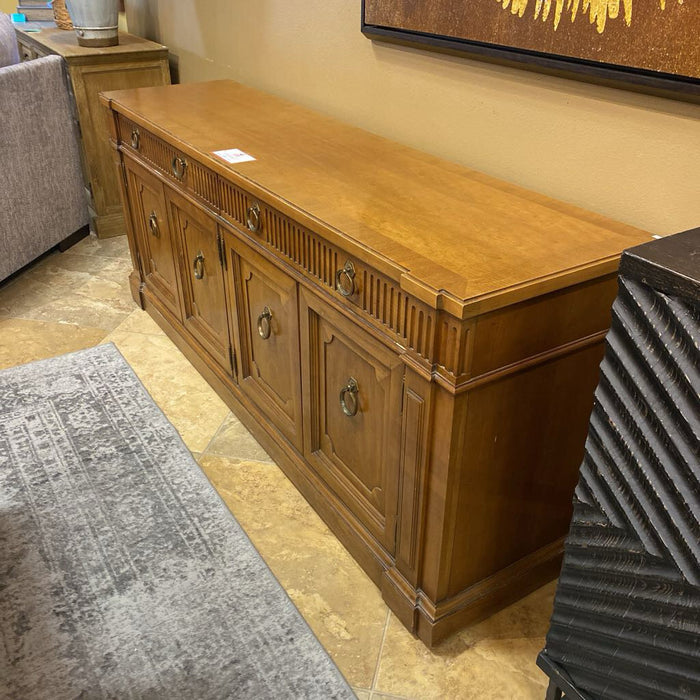 Thomasville 4-Door Large LW Buffet(ISK)