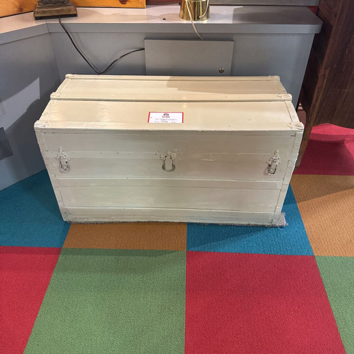 White Painted Chest(BHA)