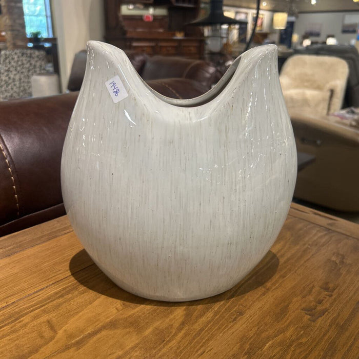White Ceramic Vase(LS)