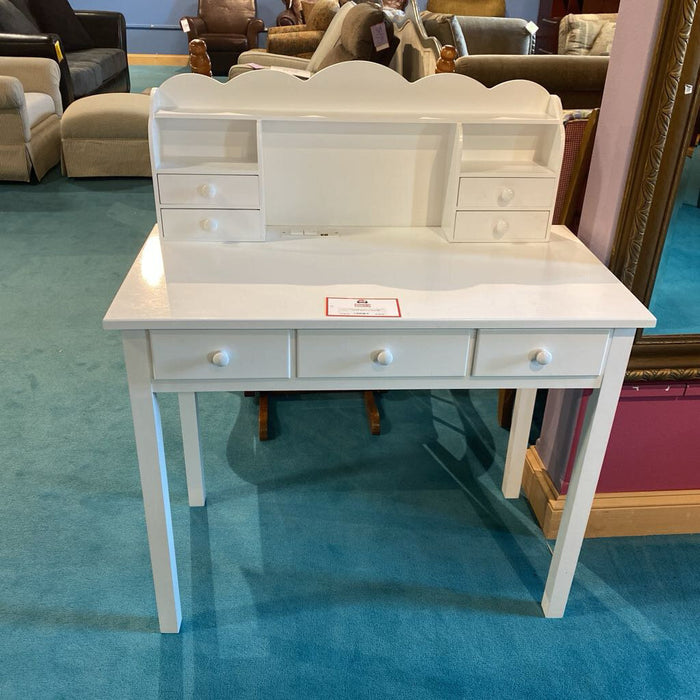 White 2 pc Desk (MI)