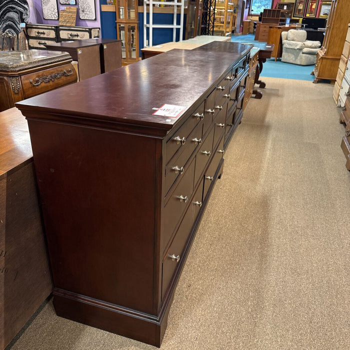 DW 8 Drawer Dresser (ATH)