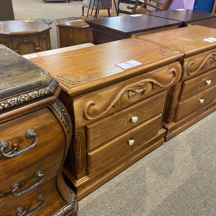 3-Drawer LW Carved Nightstand(BHA)