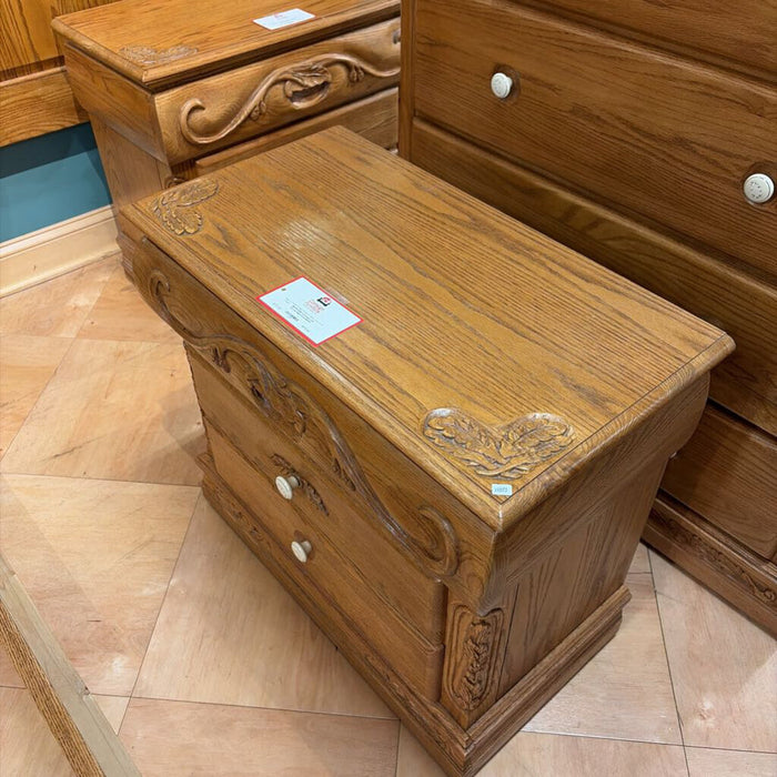 3-Drawer LW Carved Nightstand(BHA)