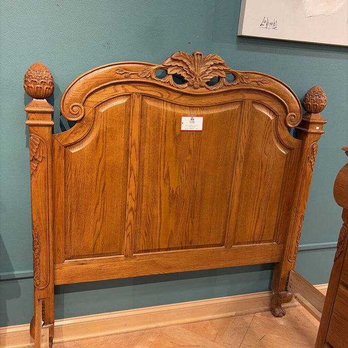 LW Oak Carved Queen Bedframe(ALK)