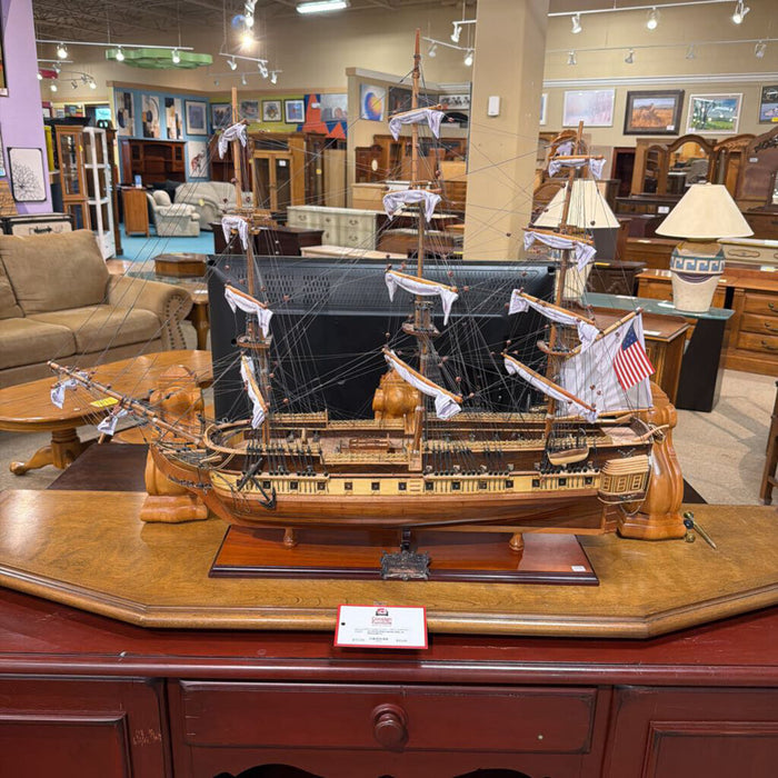 Model Ship on Mantle(BHA)