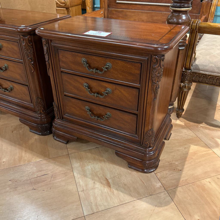 3-Drawer DW Ornate Nightstand(BHA)