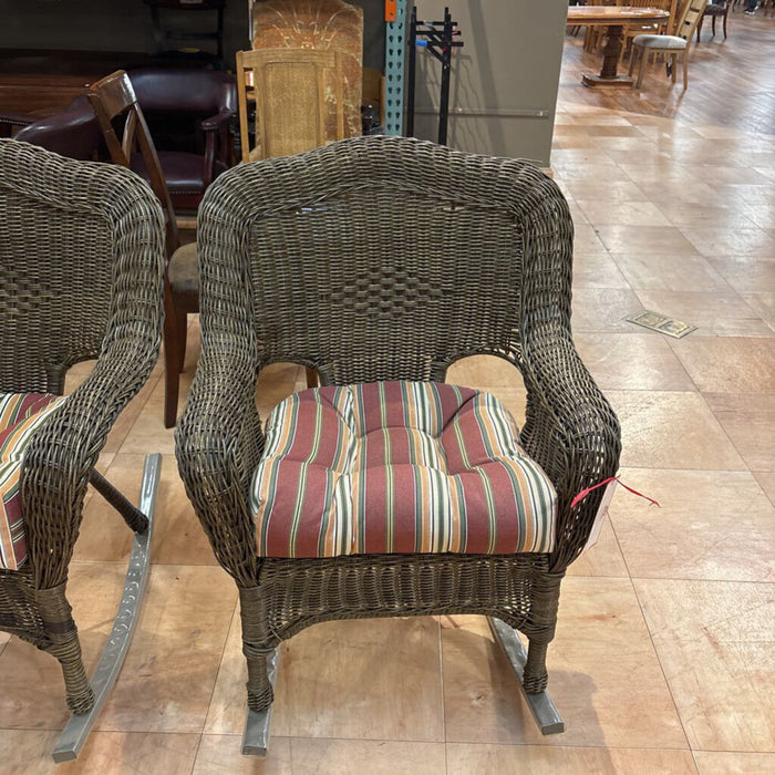 Wicker Rocker w/ Cushion(KL)
