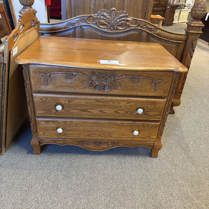 LW Ornate 3-Drawer Dresser(BTK)