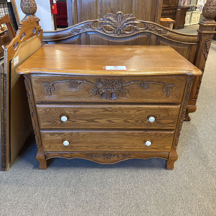 LW Ornate 3-Drawer Dresser(BTK)