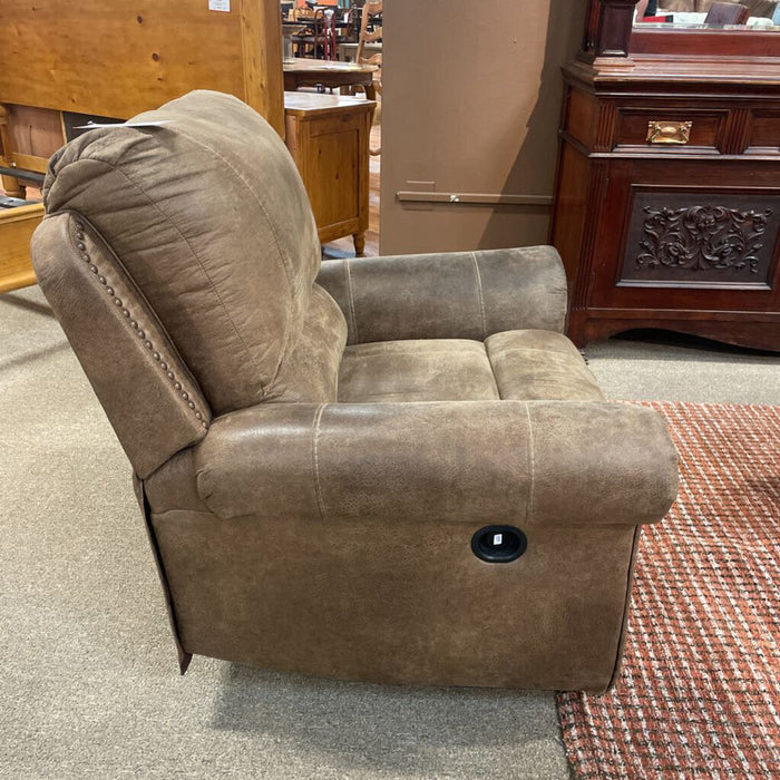 Brown NH Manual Recliner(BTK)