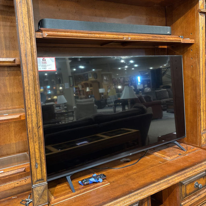 Flatscreen TV w/ Soundbar(BHA)