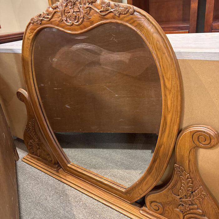Oak Dresser w/ Mirror (BTK)