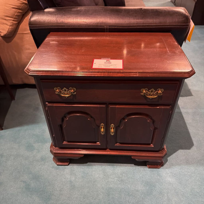 Ethan Allen DW 2-Door End Table(SK)