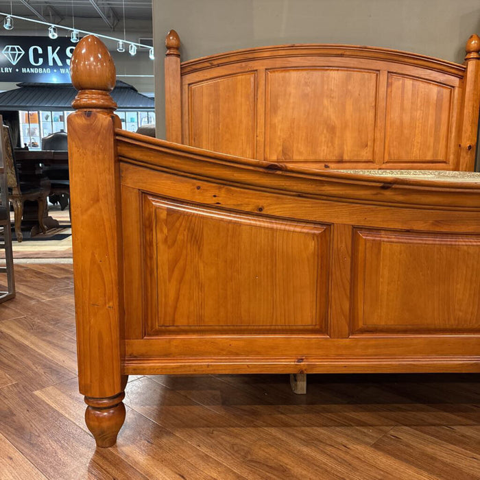 King Acorn Bedframe(ATH)