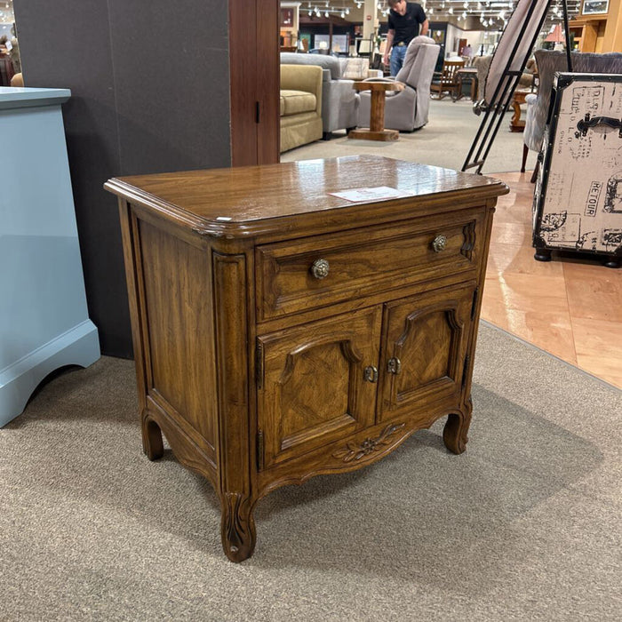 2-Door Drexel DW End Table(KL)