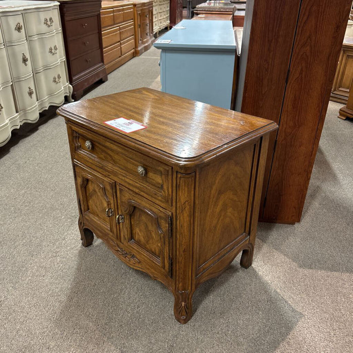 2-Door Drexel DW End Table(KL)
