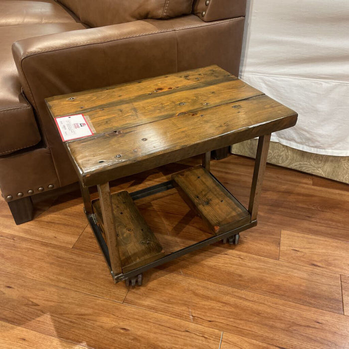 DW Reclaimed Wood End Table(BTK)