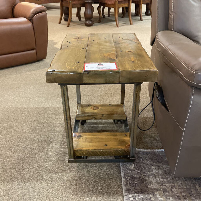 DW Reclaimed Wood End Table(BTK)