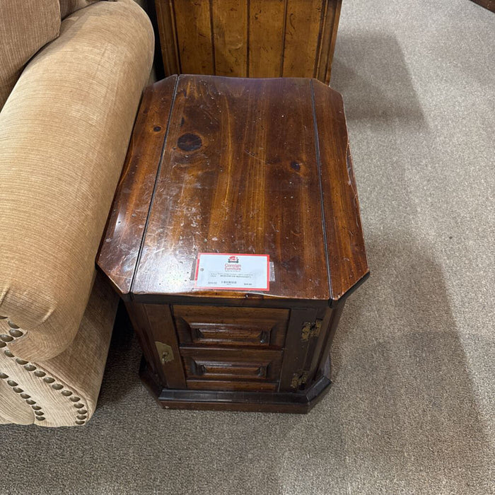 DW Nightstand(AT)