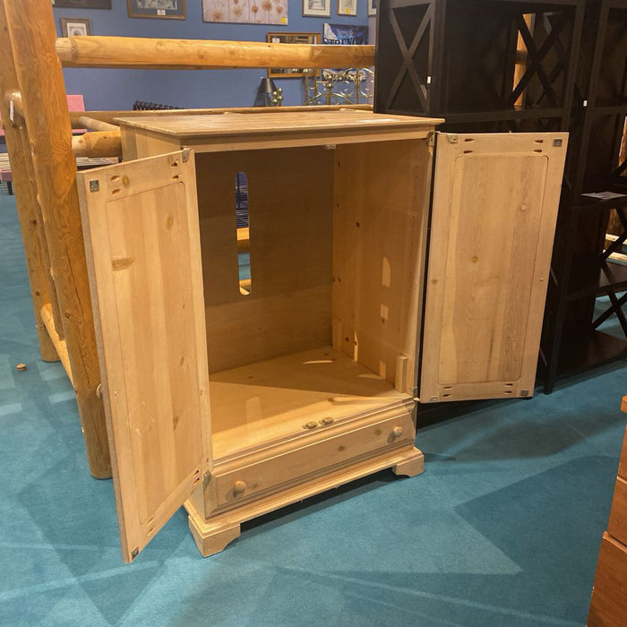 LW Clothing Armoire(BAH)