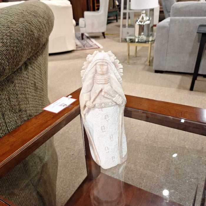 Light Colored Native Chief Statue(KL)