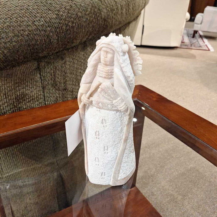 Light Colored Native Chief Statue(KL)