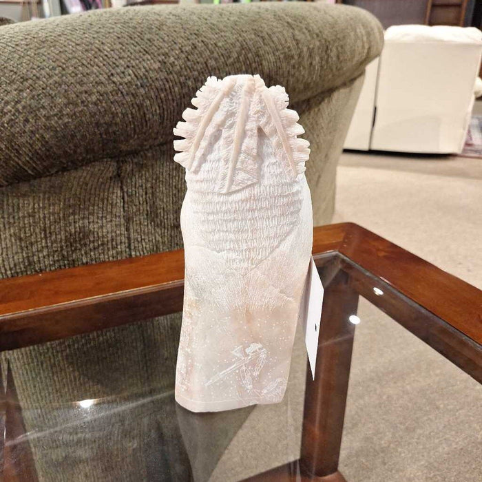 Light Colored Native Chief Statue(KL)
