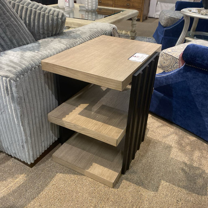 Rylandyn End Table (LKH) (T721-3)