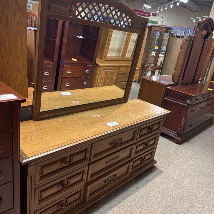 9-Drawer Oak Dresser w/ Mirror(LSH)