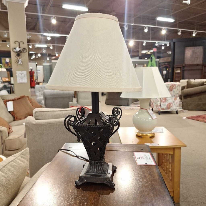 Metal Table Lamp(AT)