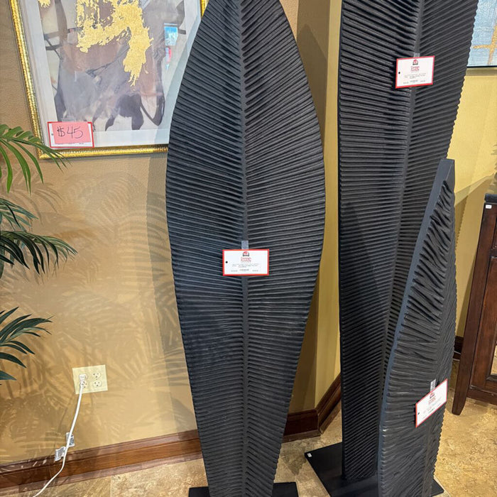 Black Standing Tree Leaf Statue(BAH)