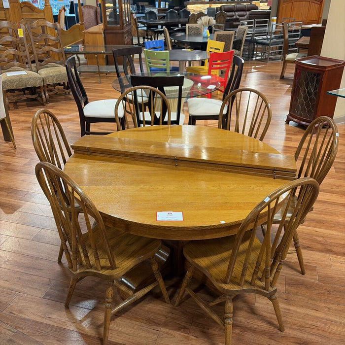 Round Oak DR Table w/ 6CH's(BTK)