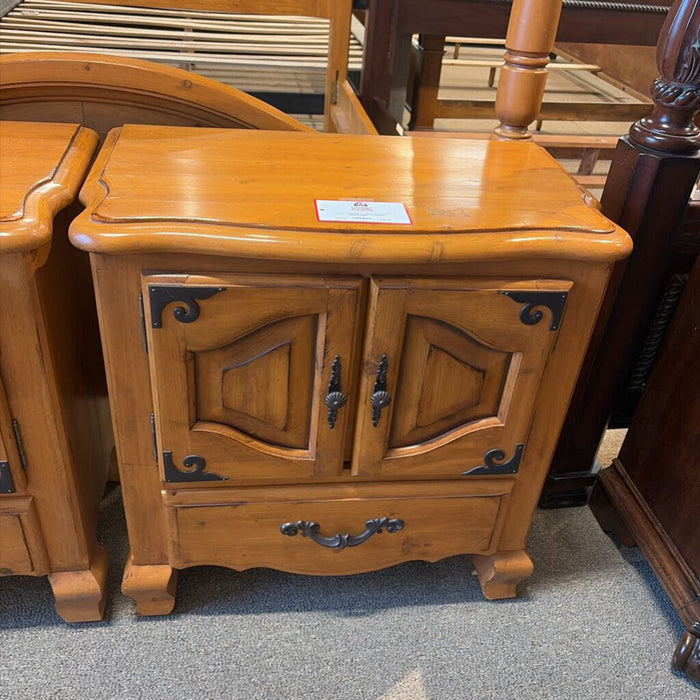 2-Door LW/Metal Nightstand(SK)