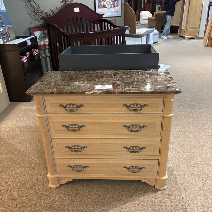 Stonetop LW 4-Drawer Dresser(ATH)