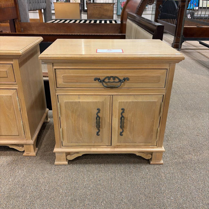 2-Door LW Nightstand(TI)