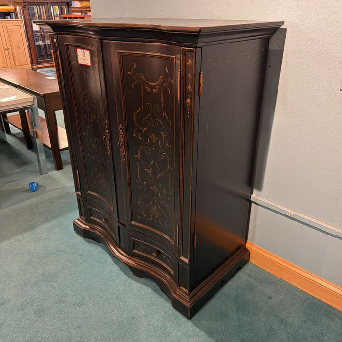 DW 2-Door Ornate Armoire(BAH)