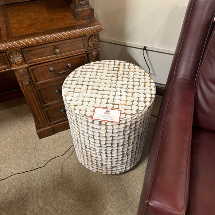 Round Spotted Two-Tone End Table(BBH)