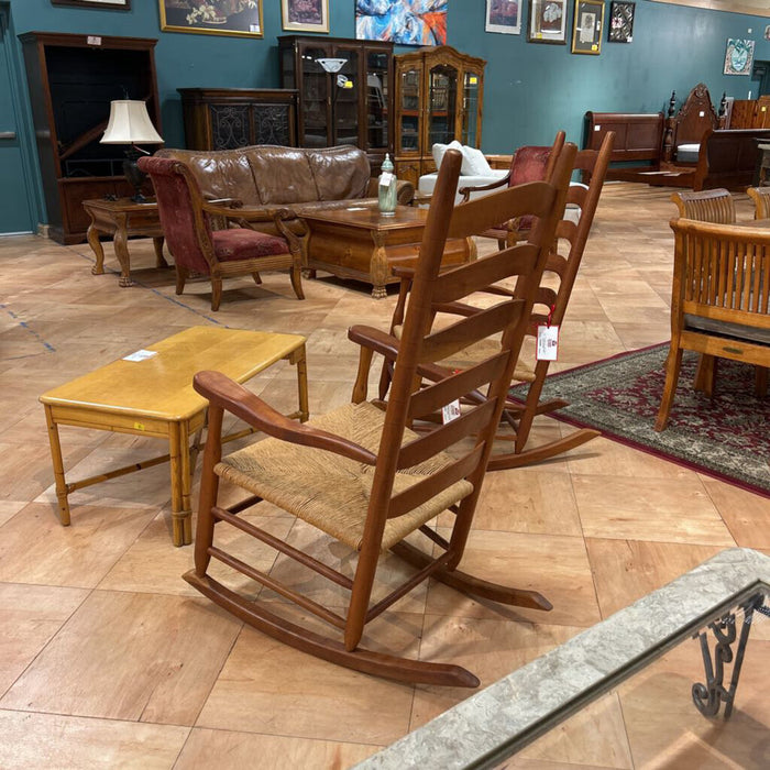 Amish Wooden Rocking Chair (BAH)