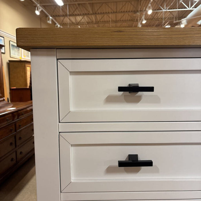 Ashbryn Five Drawer Chest (MHH)