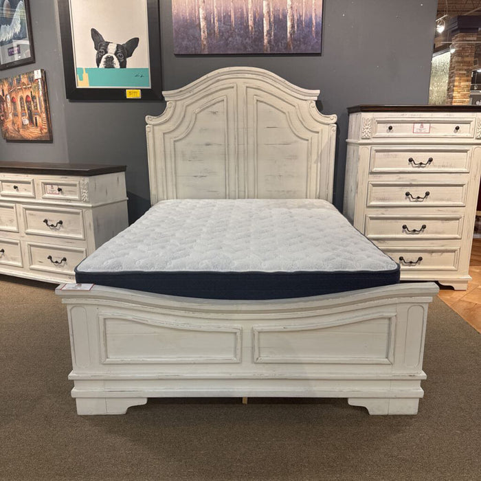 White Bed Frame(CTH)