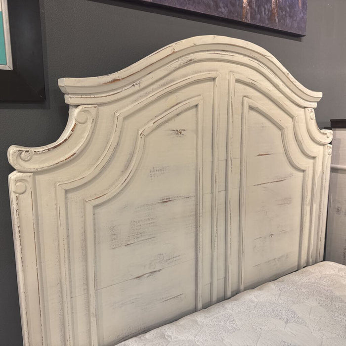White Bed Frame(CTH)