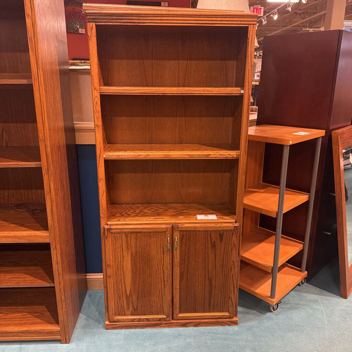 2-Door Oak Bookshelf(TI)
