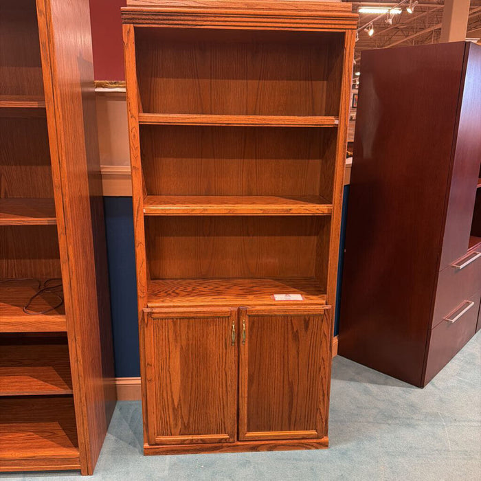 Tall 2-Door Oak Dresser(BAH)